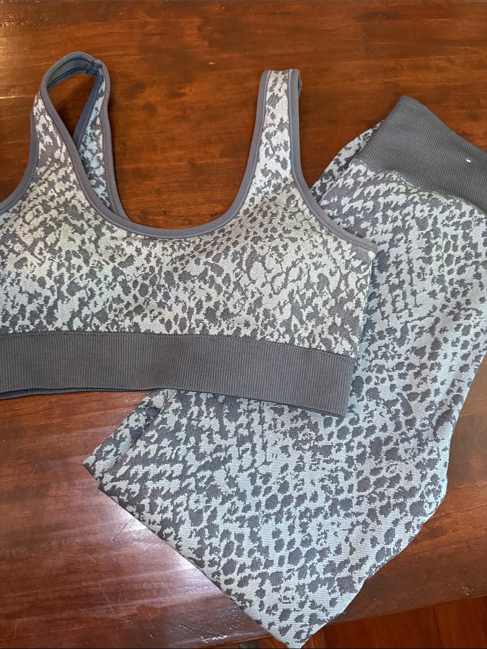Offline Animal-Print Leggings & Sports Bra Set — Gray